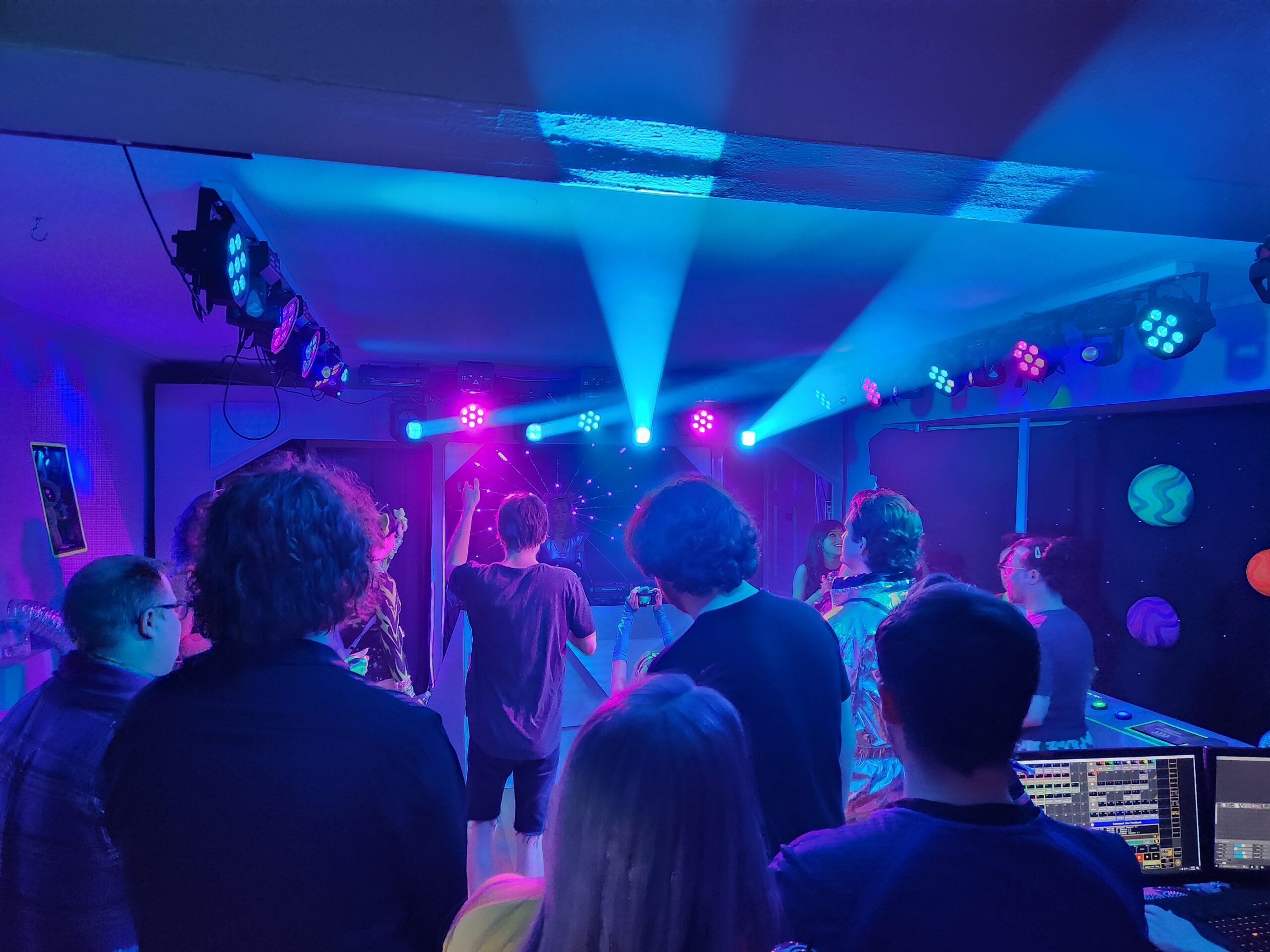 Moving head lighting setup
